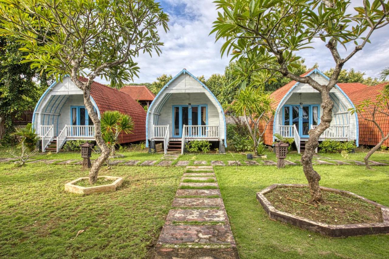 Megaland Bungalow Batununggul Exterior photo